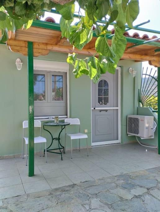 Lovely Guesthouse On The Beach Agia Anna  Exteriör bild